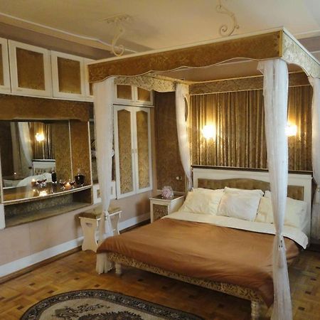 Classic Apartment On Kievyan เยเรวาน ภายนอก รูปภาพ